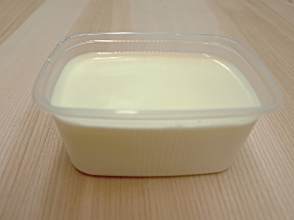 Jogurt bílý