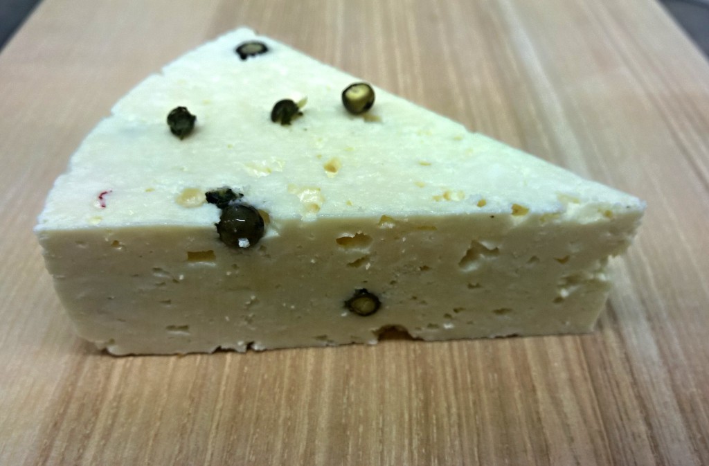Sýr se zeleným pepřem